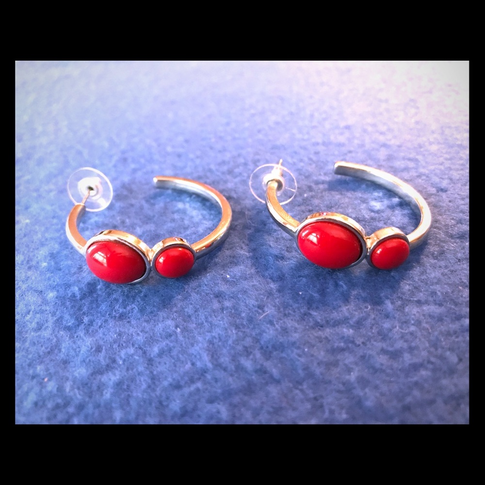 WHITE HOUSE/ BLACK MARKET EARRINGS